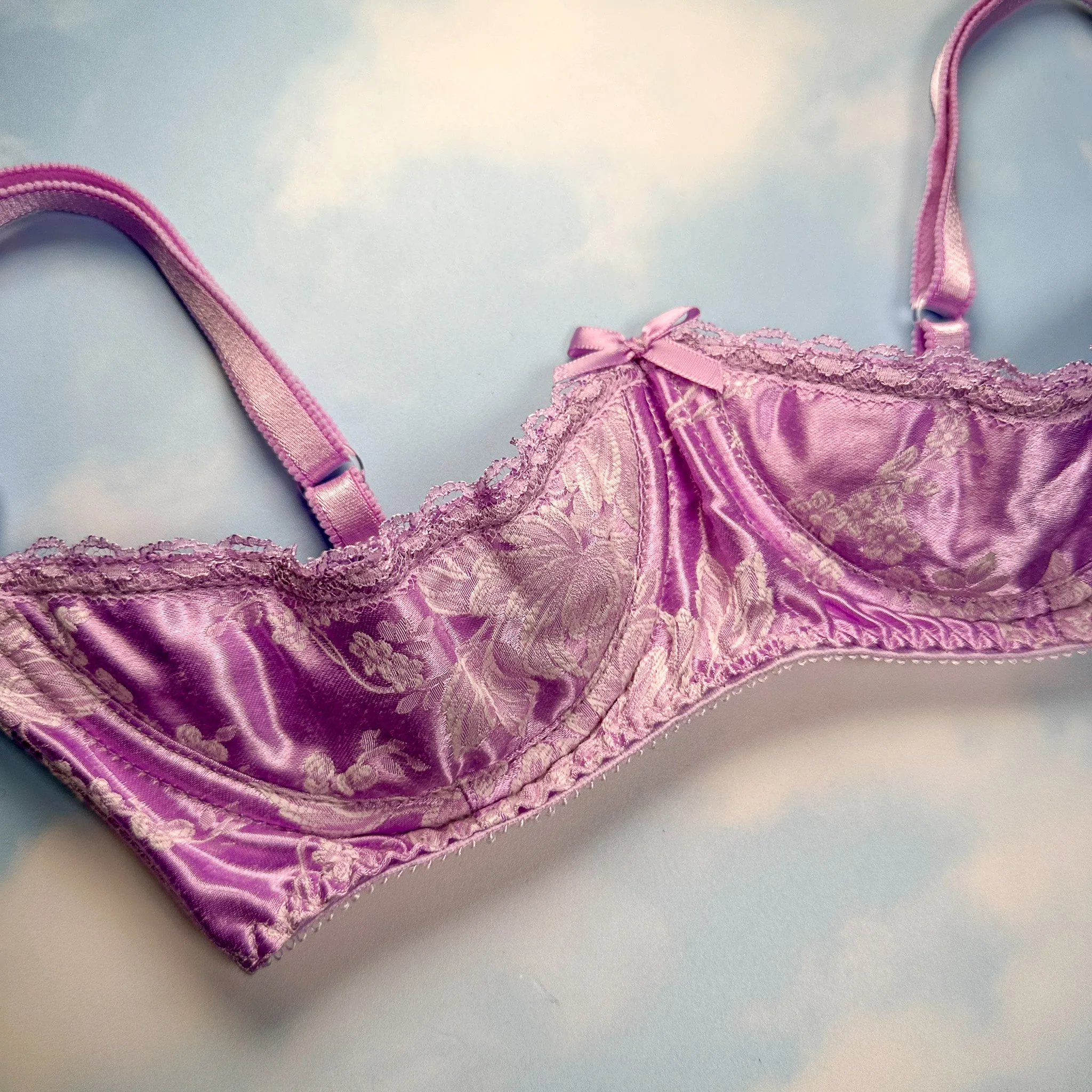 90's Embroidered Cutout Bra Top | Pastel Lilac Shimmer
