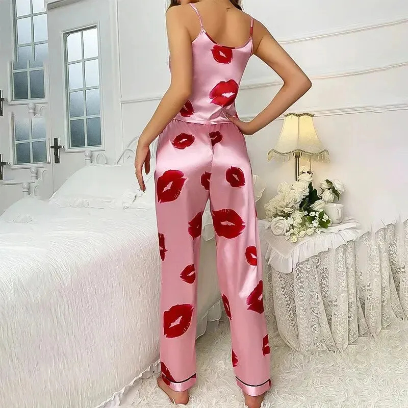 Briella - Schicke und Stilvolle Frühling  Pinke Satin-Lippenprint-Pyjamaset für Damen