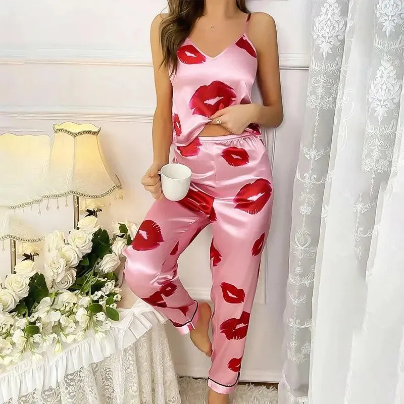 Briella - Schicke und Stilvolle Frühling  Pinke Satin-Lippenprint-Pyjamaset für Damen