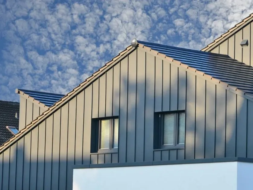 Cladco 30/500 GreenCoat® 0.7 Steel Standing Seam Roof Sheet with Eaves Lip (no Ribs)