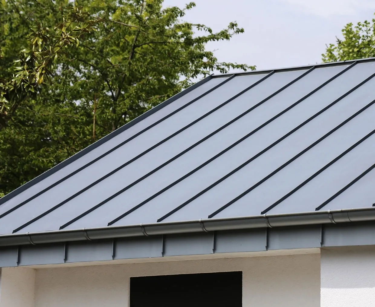 Cladco 30/500 GreenCoat® 0.7 Steel Standing Seam Roof Sheet with Eaves Lip (no Ribs)