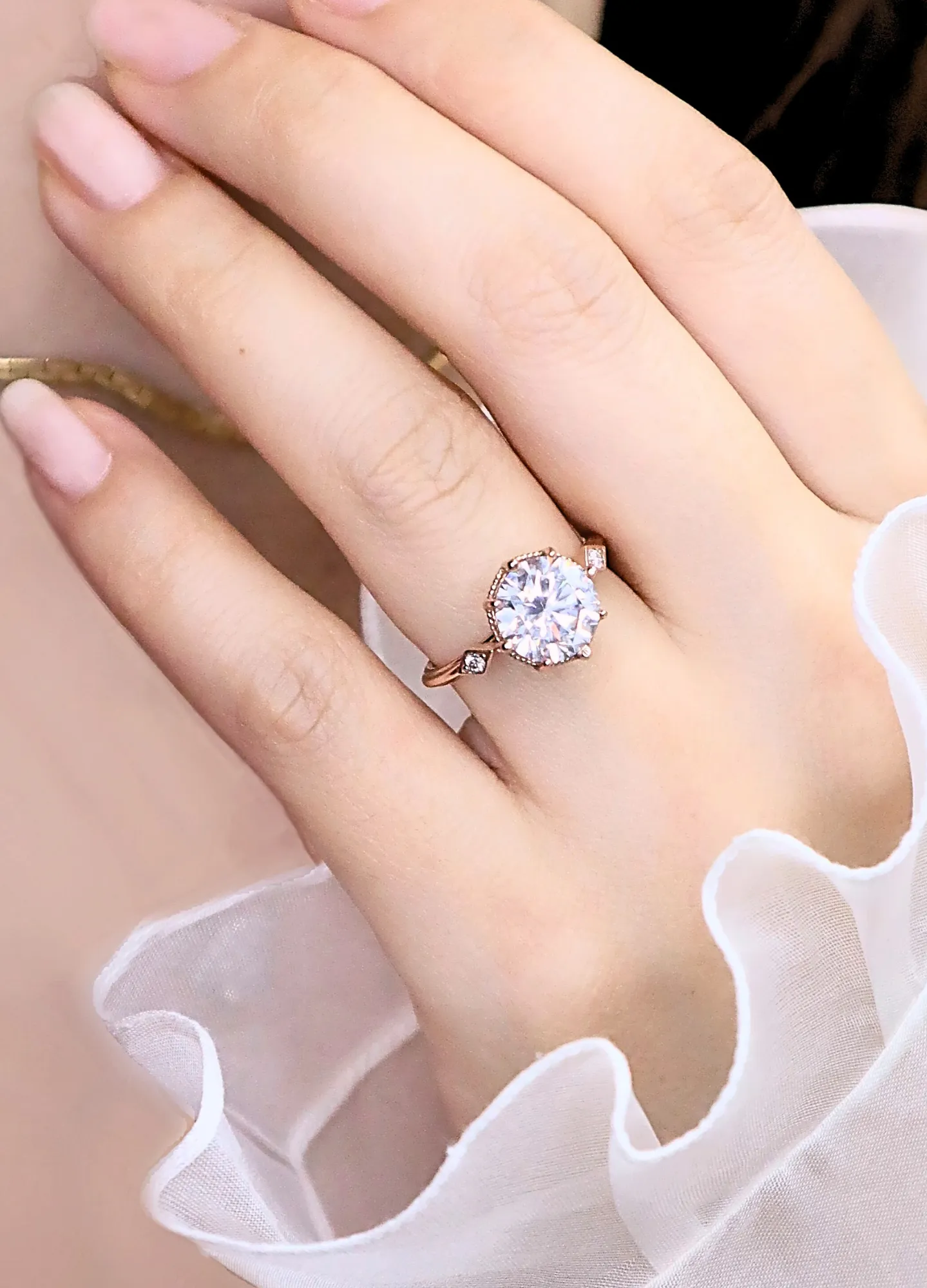 'Hazel' Round Diamond Engagement Ring