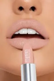 Kylie Jenner Creme Lipstick | Creme Brulee