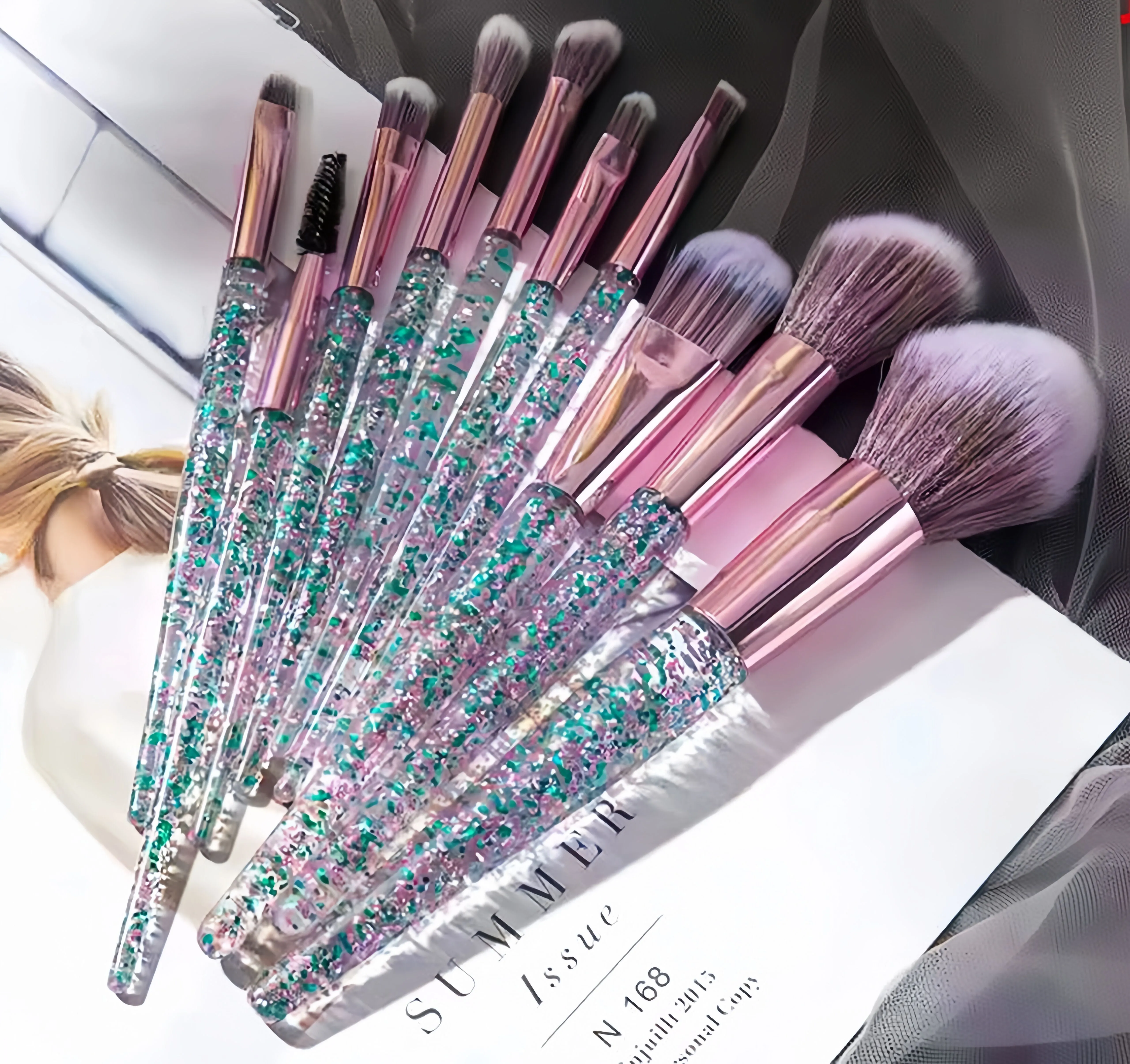 Liquid glitter makeup brush