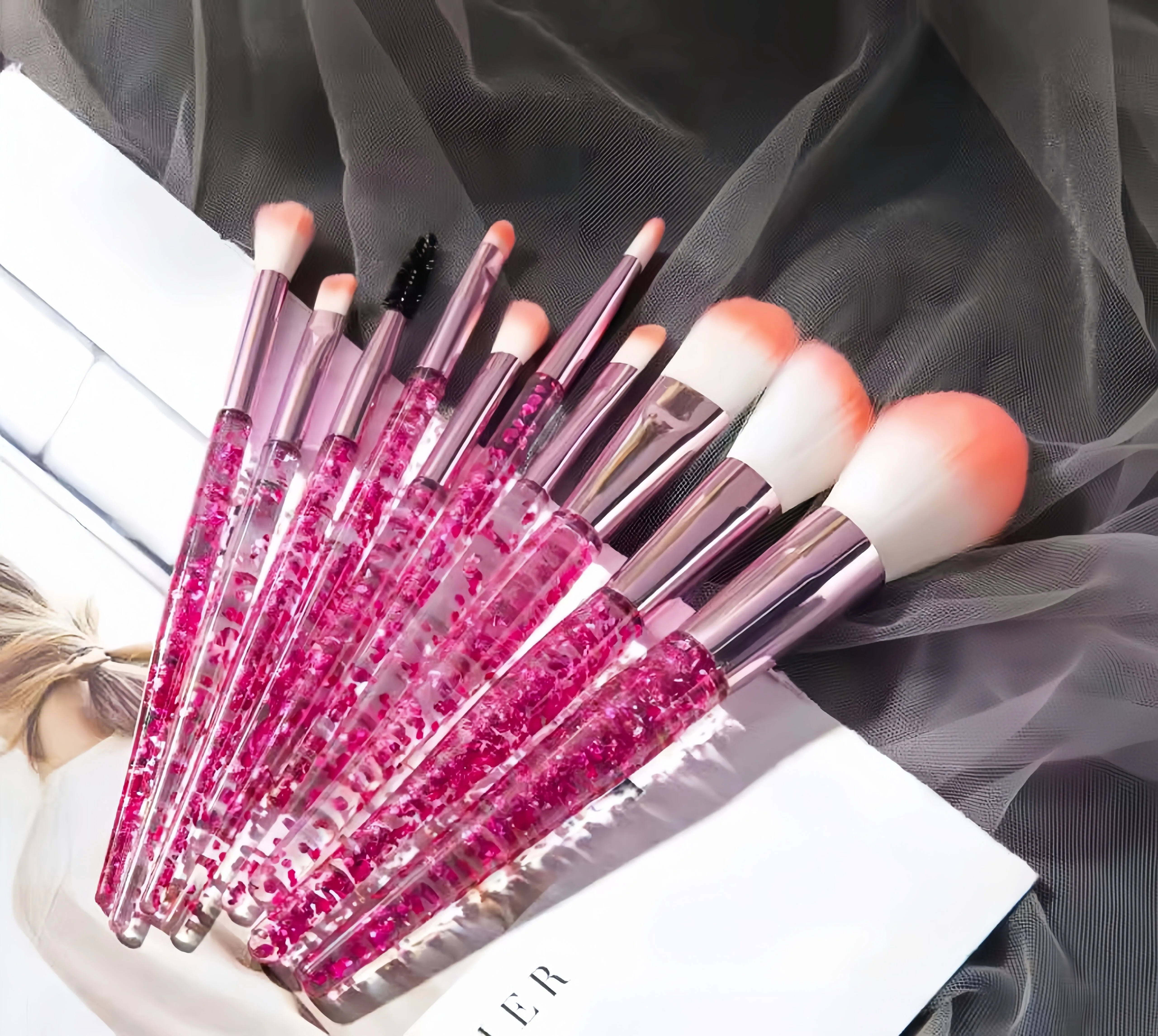 Liquid glitter makeup brush