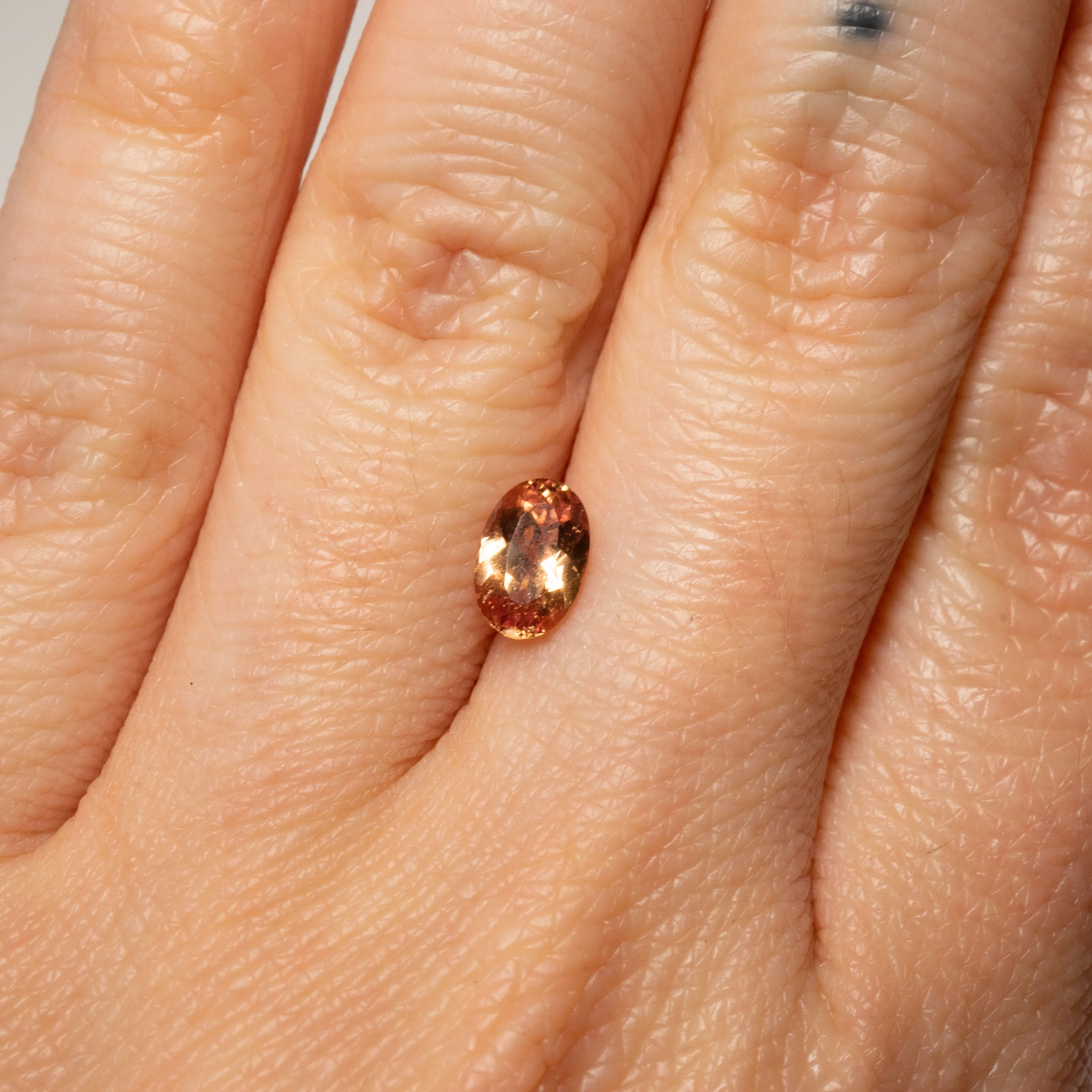 Pink-Orange Oval Sapphire | 1.01ct | Sri Lanka Origin