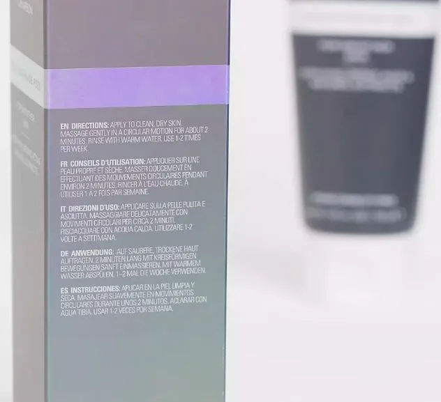 Revolution Skincare Charcoal Pure Gommage Peel