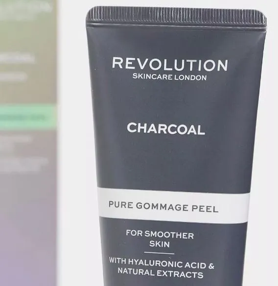 Revolution Skincare Charcoal Pure Gommage Peel