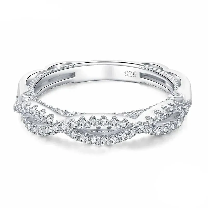 Round Cut Diamond Twisted Wedding Band